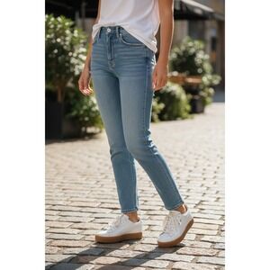 PUMA Vikky Platform Leather White Gum Shoes Women's 10.5  366805-01 Athletic